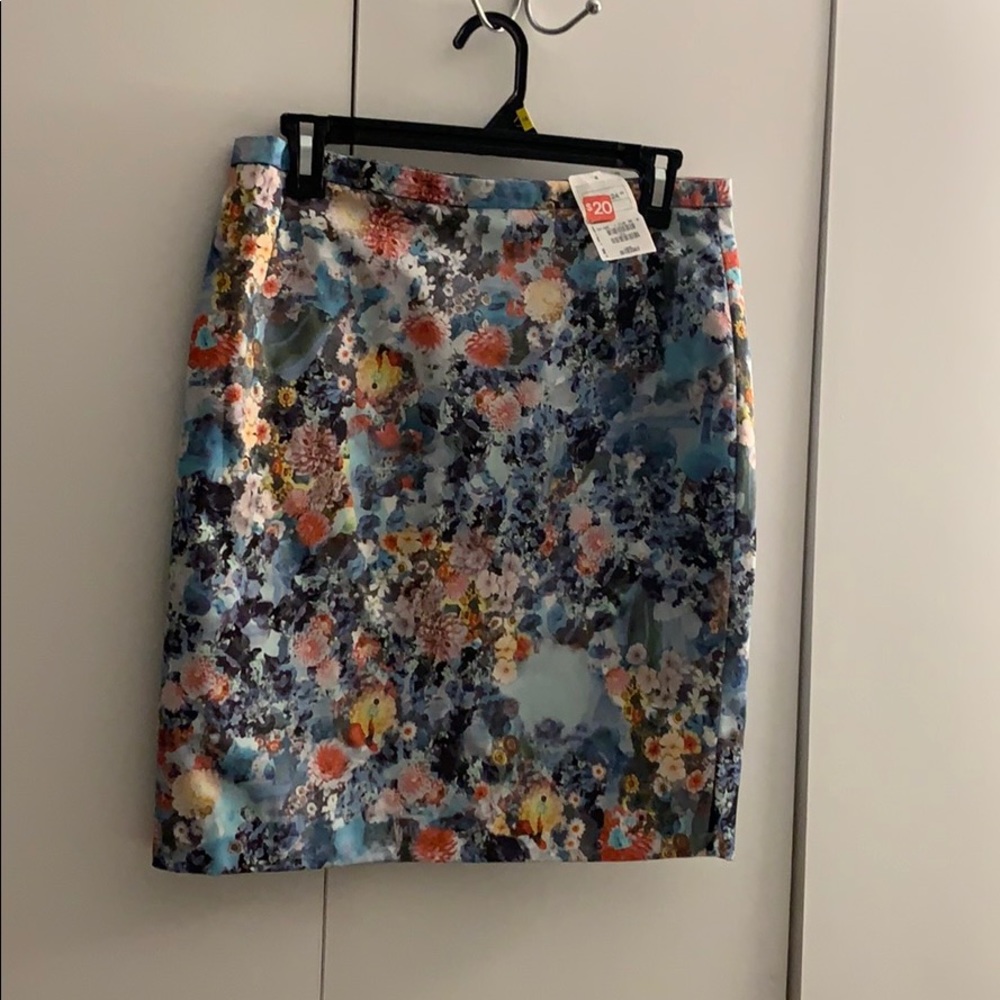 NWT H&M Floral Pencil Skirt